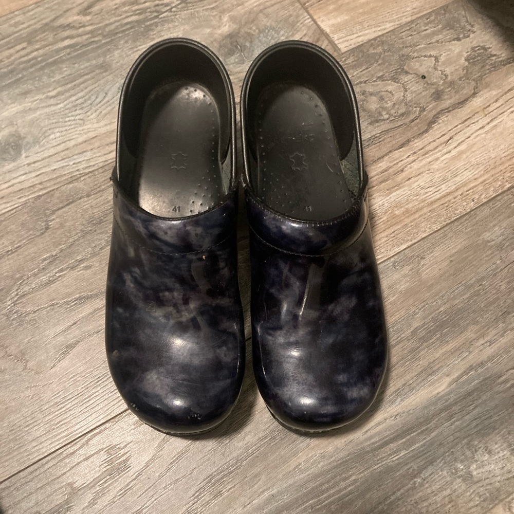 Dansko clogs size 41– pewter color, normal wear— overalls good shape.